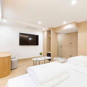 Busan H-Avenue Hotel Seomyeon Station